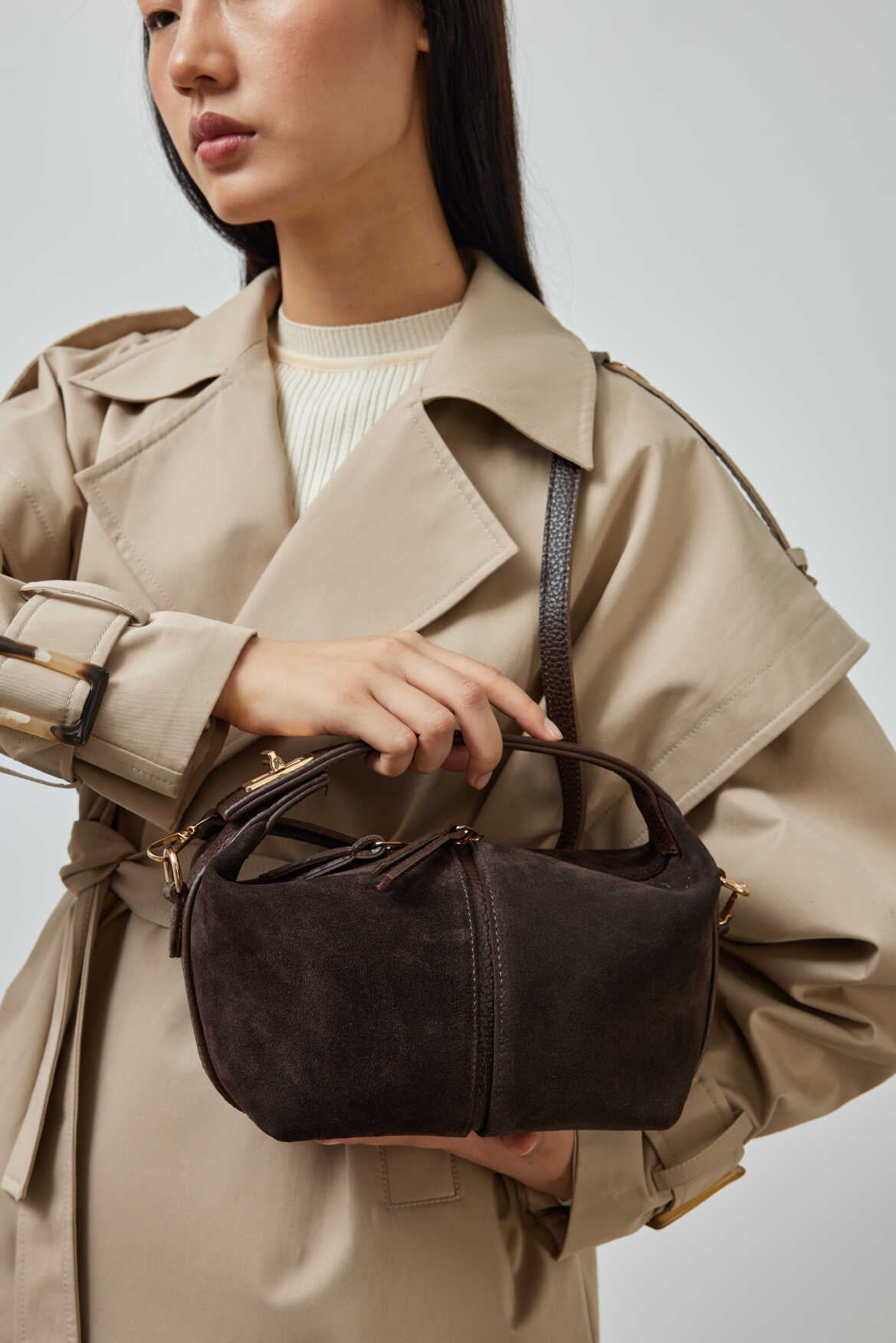 Sac à main marron en daim à poignée épaisse